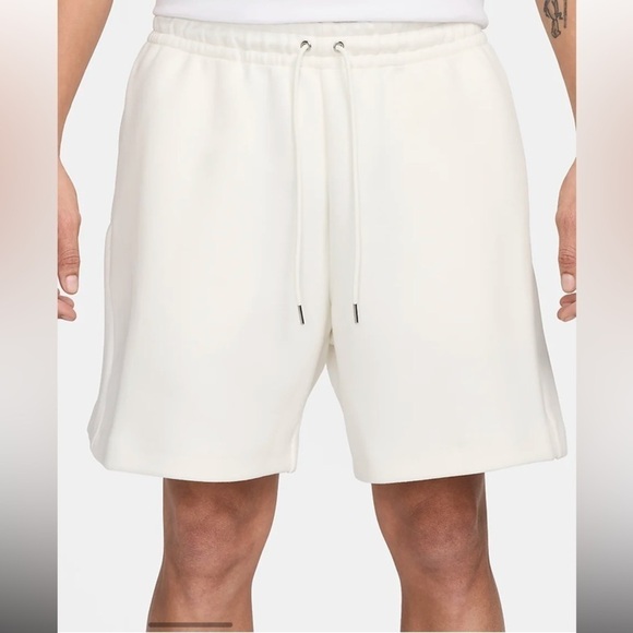 Nike Sportswear Tech Fleece Reimagined Men's 2024 Fleece Shorts L Gym Streetwear - Picture 2 of 16